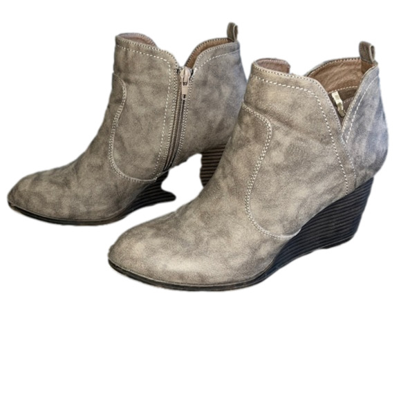 - MADDEN Girl wedge booties - Picture 1 of 5
